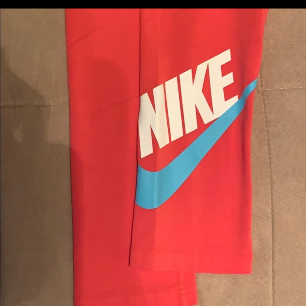 Nike Dry Fit Legging - Picture 2 of 3